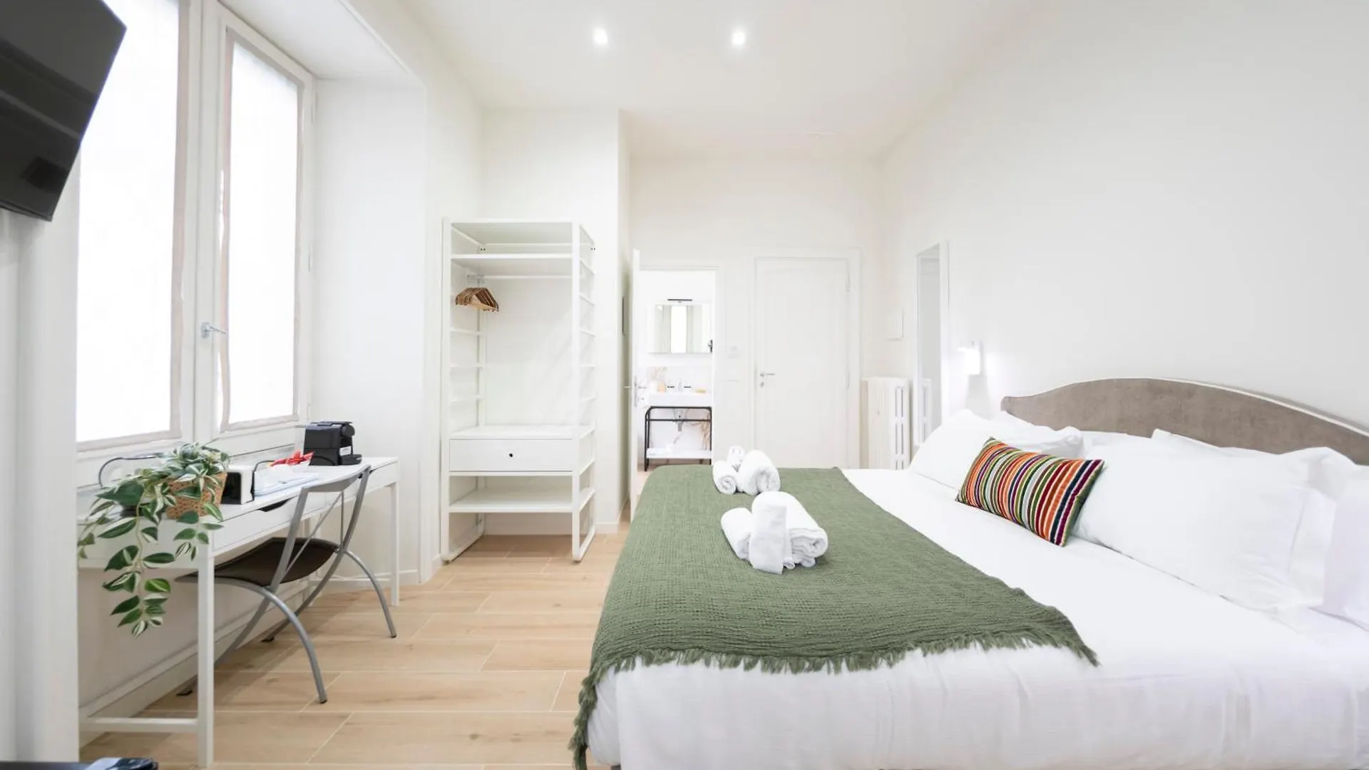 Domus Giulio Guest House Rome 0*,  Italy