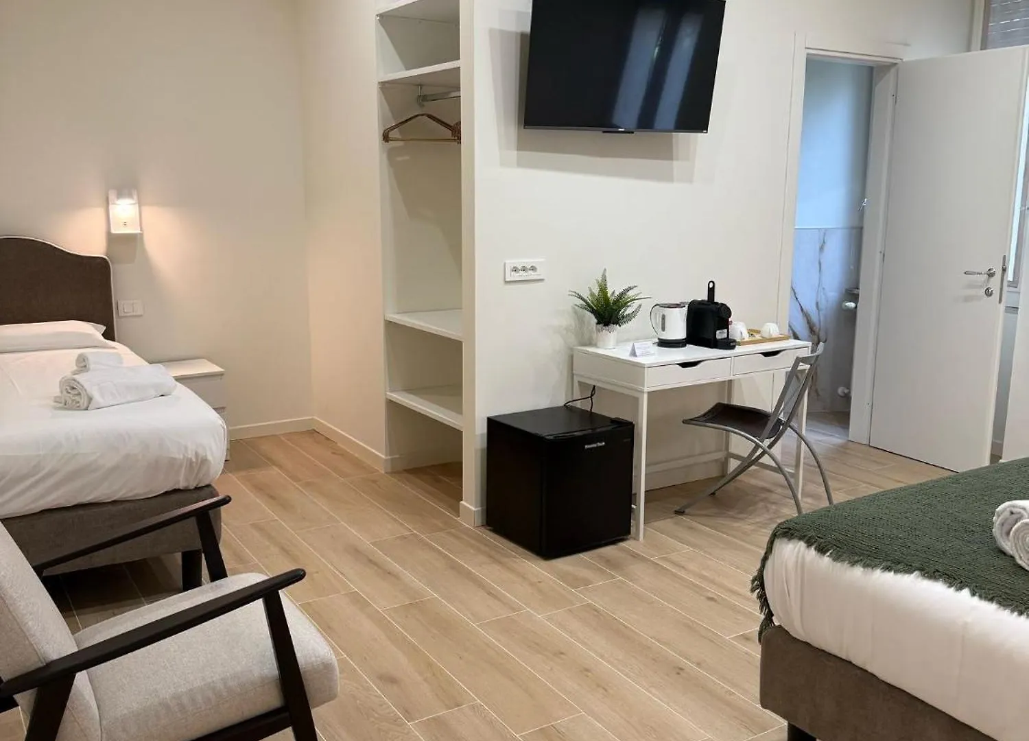 Domus Giulio Guest House Rome