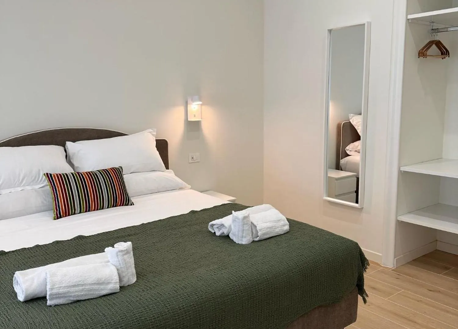 Domus Giulio Guest House Rome