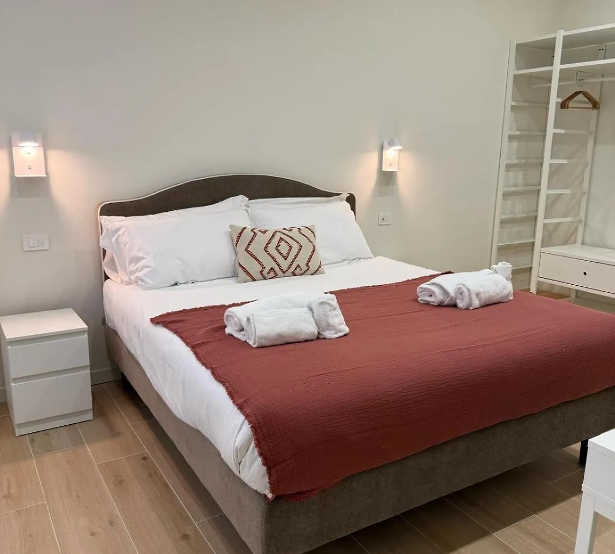 Domus Giulio Guest House Rome