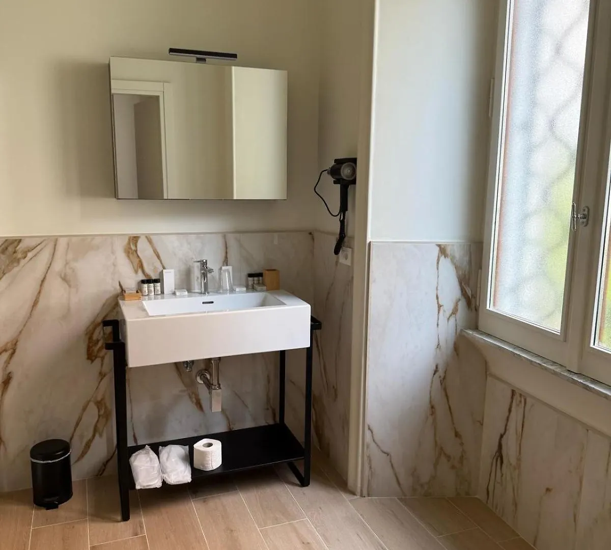 Domus Giulio Guest House Rome