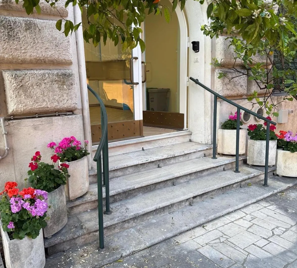 Domus Giulio Guest House Rome 0*,